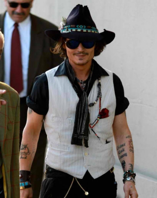 Ο Johnny Depp και το λουκ: Η Ντουλάπα Ξέρασε Πάνω Μου!