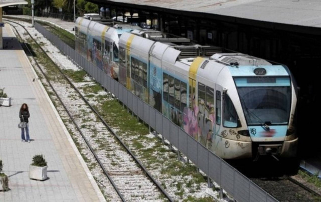 Θεσσαλονίκη: Εκτροχιάστηκε μηχανή αμαξοστοιχίας