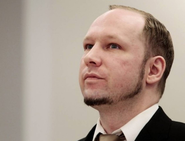 Αυτοπυρπολήθηκε έξω από το δικαστήριο όπου δικάζεται ο Μπρέιβικ