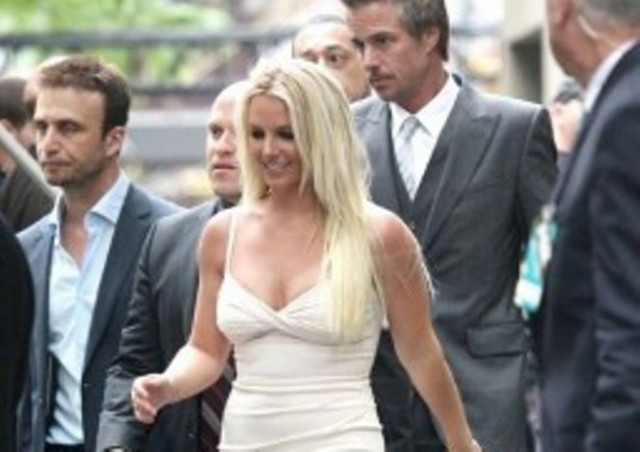 B. Spears: Κυτταρίτιδα μέχρι και στις... γάμπες!