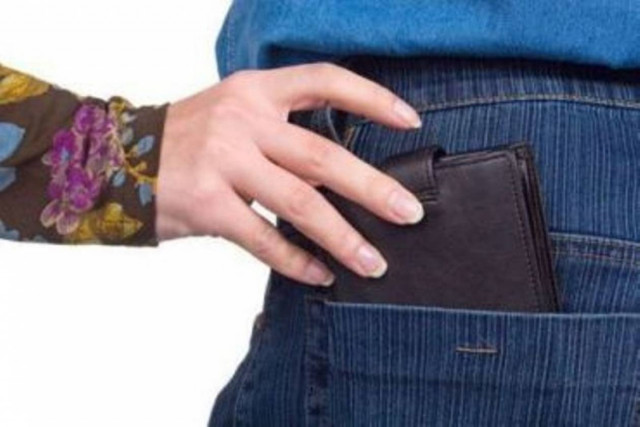 Συνελήφθησαν ανήλικες για κλοπές πορτοφολιών στη Θεσσαλονίκη