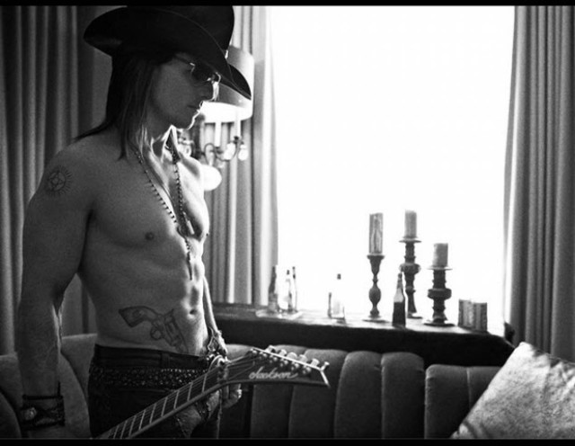 Ο ροκάς Tom Cruise