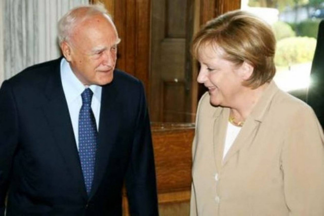 Τηλεφωνική επικοινωνία Παπούλια-Μέρκελ