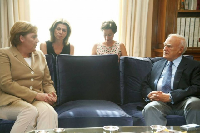 Επαφές Μέρκελ-Παπούλια και Βεστερβέλε-Μολυβιάτη