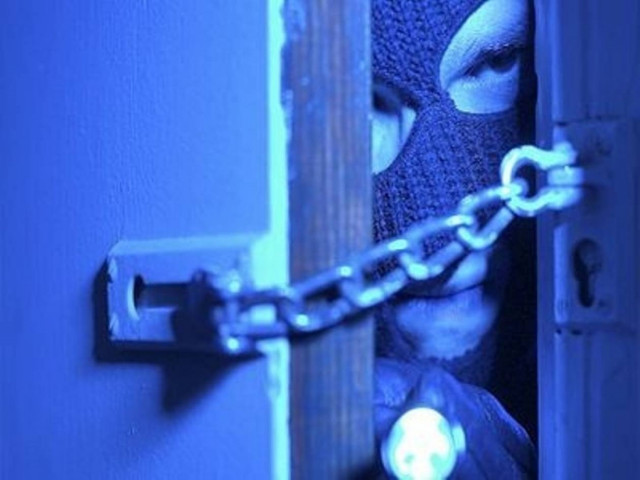 Αρτέμιδα: Οι ιδιοκτήτες κοιμούνταν και οι διαρρήκτες αλώνιζαν…