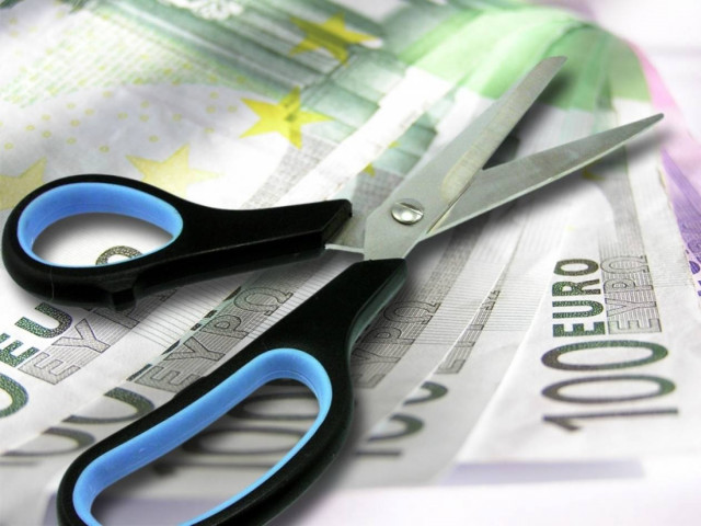 ΣΕΠΕ: Ατομικές συμβάσεις και δραματικές μειώσεις στις αποδοχές