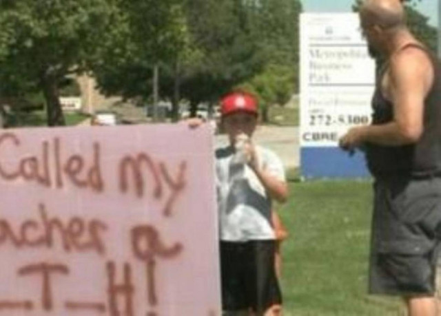 Tιμώρησε δημόσια τον γιο του επειδή πήρε αποβολή