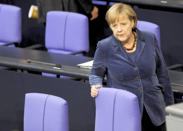 Spiegel: Όντως η Μέρκελ πρότεινε δημοψήφισμα στον Παπούλια