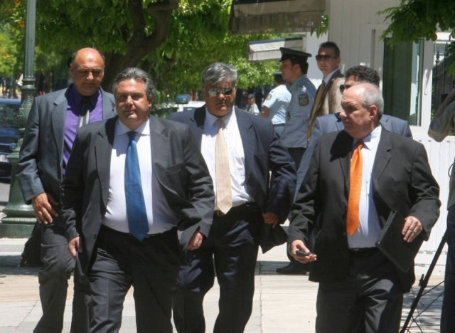 Δύο ντιμπέιτ με όλους τους αρχηγούς ζητά ο Καμμένος