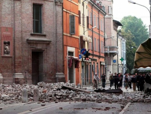 Βίντεο: Σε κατάσταση έκτακτης ανάγκης η Β. Ιταλία από τον Εγκέλαδο