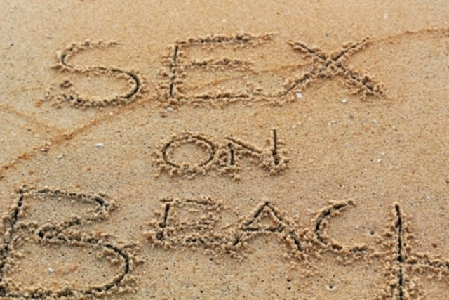 Το σεξ των διακοπών είναι... καυτό!