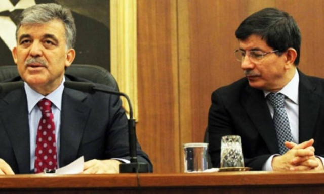 Οι Σκοπιανοί βράβευσαν τον Νταβούτογλου στο Σικάγο