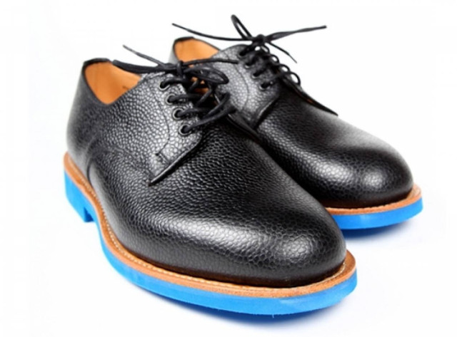 Ποιος φοβάται τις χρωματιστές σόλες;