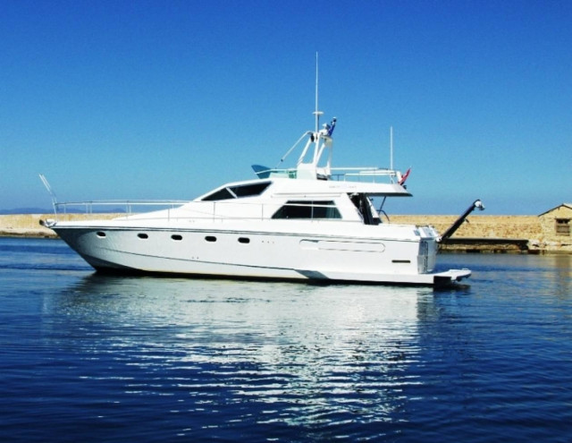 Μηχανική βλάβη σε θαλαμηγό ανοιχτά της Λευκάδας