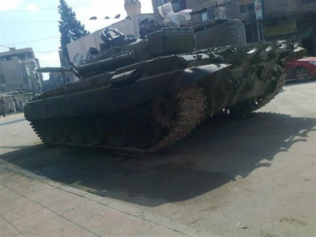 Τεθωρακισμένα του στρατού εισέβαλαν στο Χαλέπι