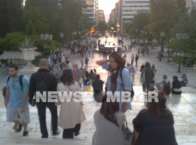 Η …αγανακτισμένη επέτειος στο Σύνταγμα (βίντεο)