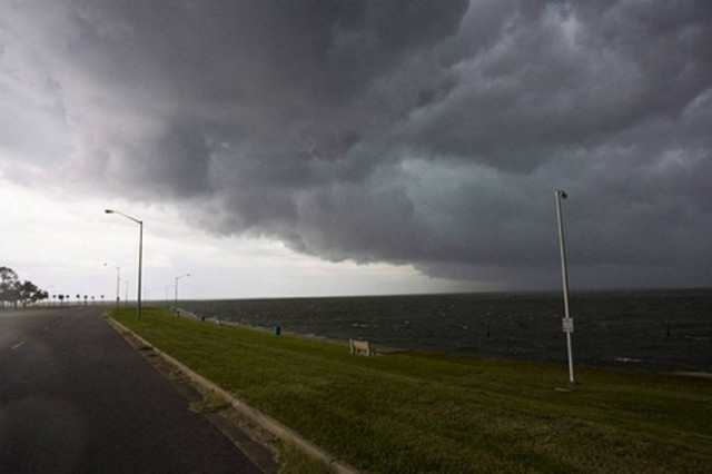 Η.Π.Α.: Υποβαθμίστηκε ο τυφώνας Μπαντ
