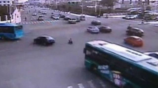 Τρίχρονος με μοτοσυκλέτα έψαχνε την μαμά του!