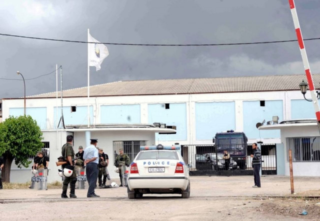 Η ΕΛ.ΑΣ. για τον «χρυσαυγίτη αστυνομικό» στα επεισόδια της Πάτρας