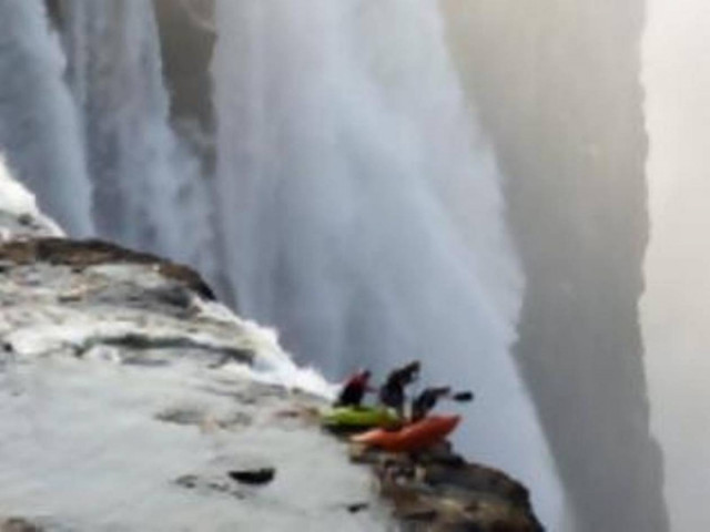 ΦΩΤΟ: Κόβει την ανάσα η θέα από το μεγαλύτερο καταρράκτη του κόσμου