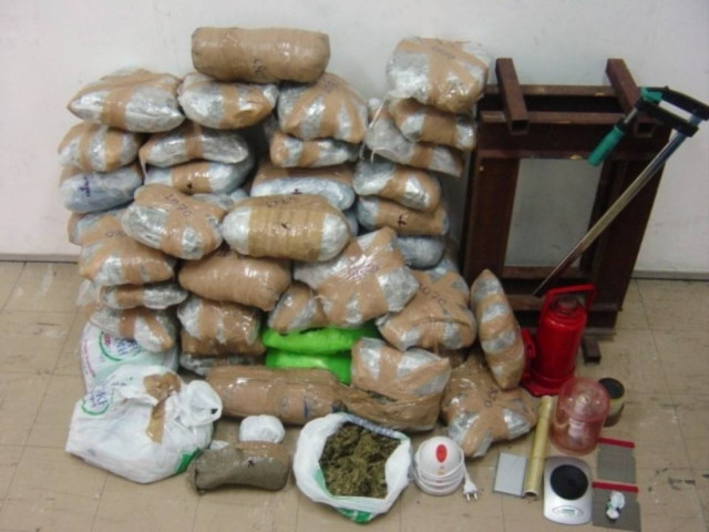 Διακινούσαν 56 κιλά κάνναβης σε Περιστέρι και Ίλιον