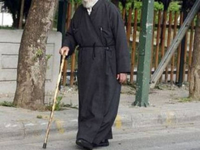Απάτη χιλιάδων ευρώ σε βάρος 76χρονου ιερέα στην Κάρυστο Ευβοίας