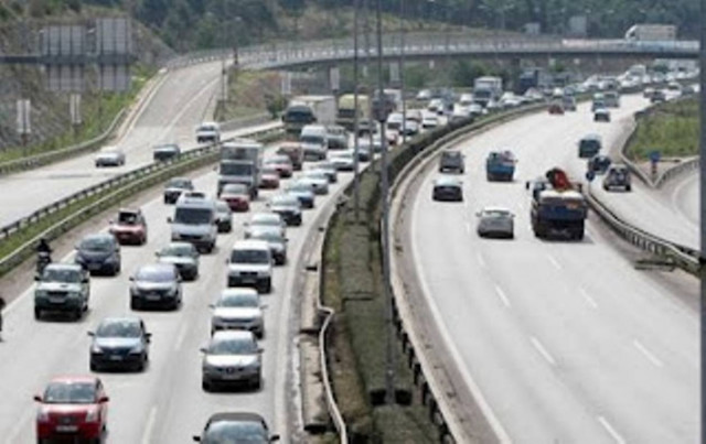 Θεσσαλονίκη: Προβλήματα από τη βροχή στην περιφερειακή οδό