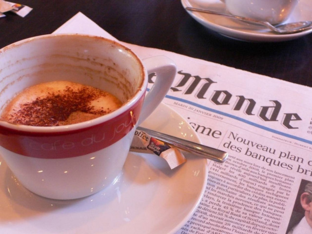 Le Monde: Δράστε πριν η Ελλάδα μας παρασύρει στο βυθό!