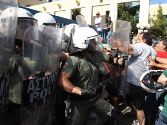 Επεισόδια μεταξύ αστυνομικών και εργαζομένων στο Δ. Θεσσαλονίκης