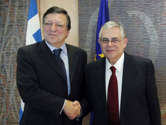 Σε δεινή θέση ο Παπαδήμος για τον Μπαρόζο