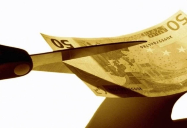 Eurobank: Οι φορολογούμενοι θα «πληρώσουν» ενδεχόμενο οριζόντιο κούρεμα των δανείων