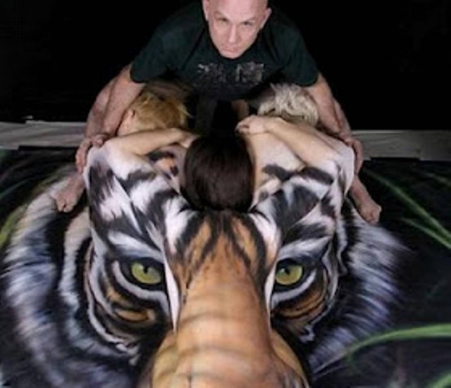 Το πιο εντυπωσιακό bodypainting που έχετε δει!