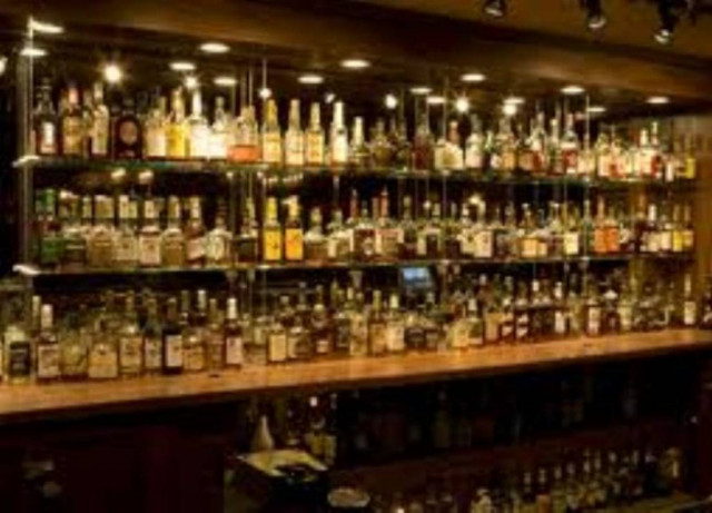 Εκτός από ποτά σέρβιρε και... σεξ