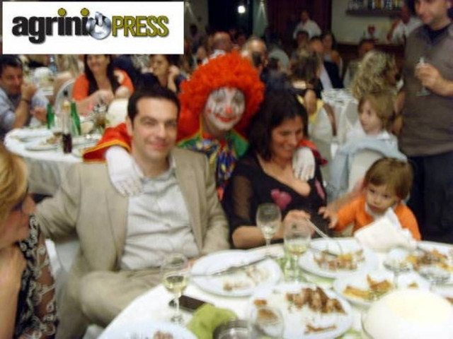 Σε γαμήλιο τραπέζι στο Αγρίνιο ο Α. Τσίπρας (ΦΩΤΟ)