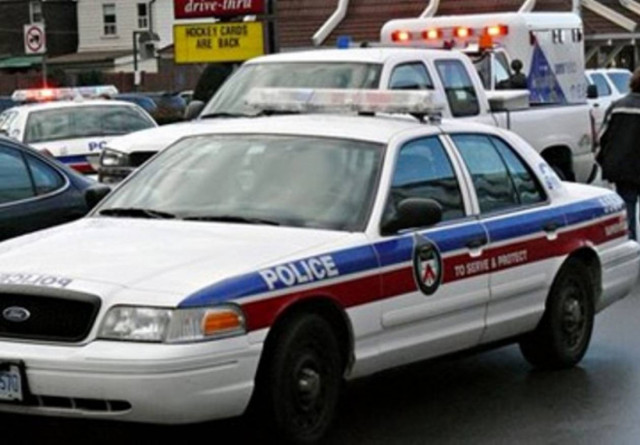 Τρεις τραυματίες από πυρά ενόπλου σε εμπορικό κέντρο