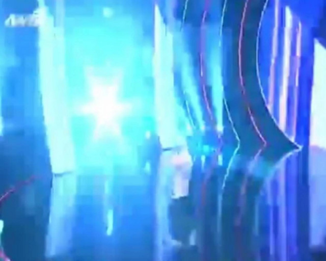 Ο Σάκης ο μετανάστης ξαναχτυπά!