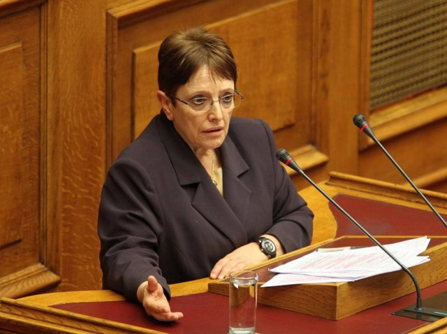 Αλ. Παπαρήγα: Πλαστά τα διλήμματα που θέτουν ΝΔ -ΣΥΡΙΖΑ