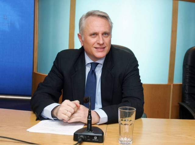 Τρένο παραλίγο να παρασύρει τον Ραγκούση