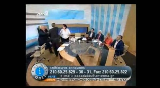 Κασιδιάρης «μαινόμενος», έσπασε την πόρτα και εξαφανίστηκε