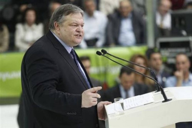 «Όσοι παίζουν με το μνημόνιο παίζουν με τους κόπους του Έλληνα»