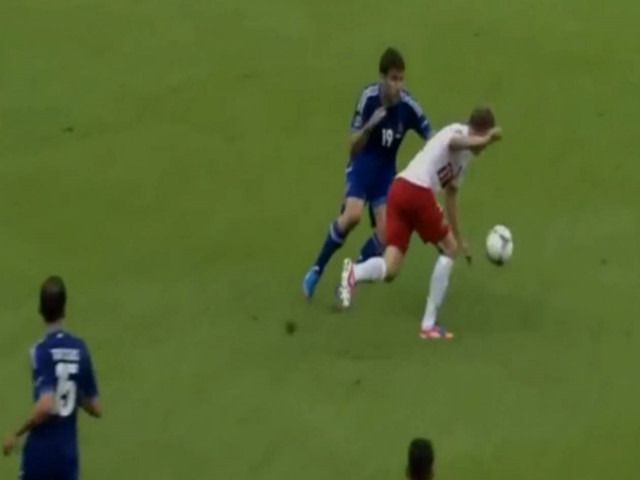 Euro 2012: Οι Ισπανοί βρίζουν τον διαιτητή του Πολωνία - Ελλάδα (vids)