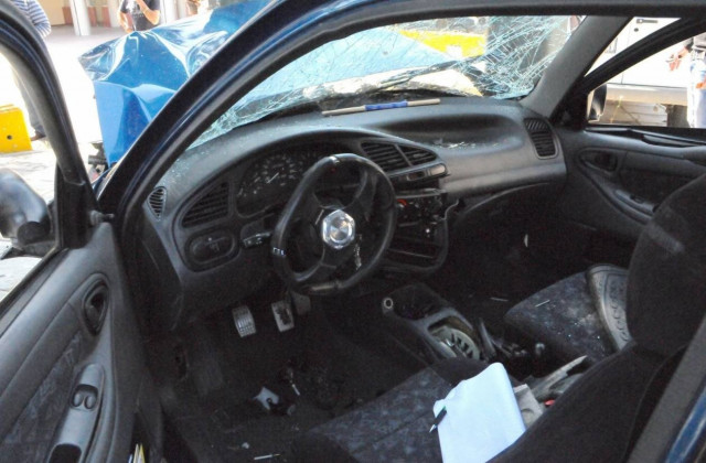 Μπήκε στο φαρμακείο... με το αυτοκίνητο!