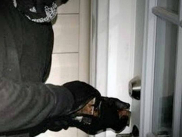 Μπαράζ ληστειών τη νύχτα