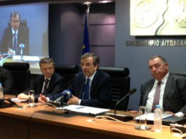 Φωτιά σε ομιλία του Αντώνη Σαμαρά (pics)