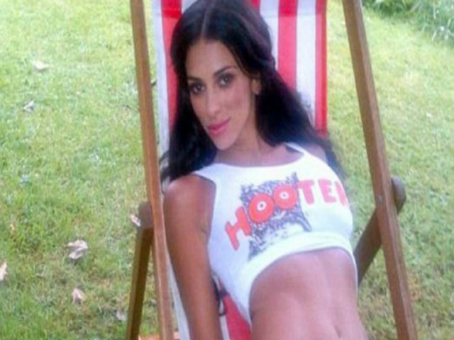 Η σέξι Γεωργία Σάλπα λιάζεται και ανάβει φωτιές στο Twitter