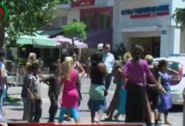 Βίντεο: Οικογένειες αθίγγανων τσακώθηκαν στο Δικαστικό Μέγαρο Πύργου