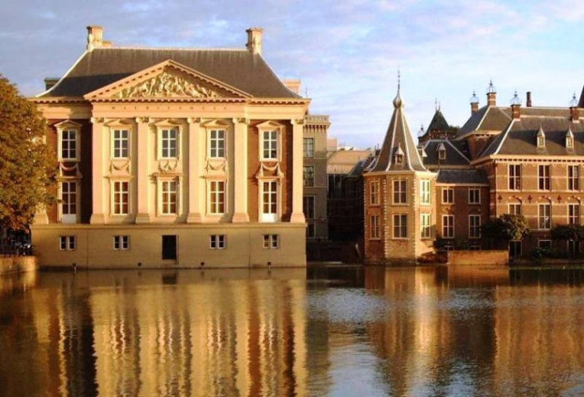 Ολλανδία: Εγκρίθηκε το σχέδιο διάσωσης των Ισπανικών τραπεζών