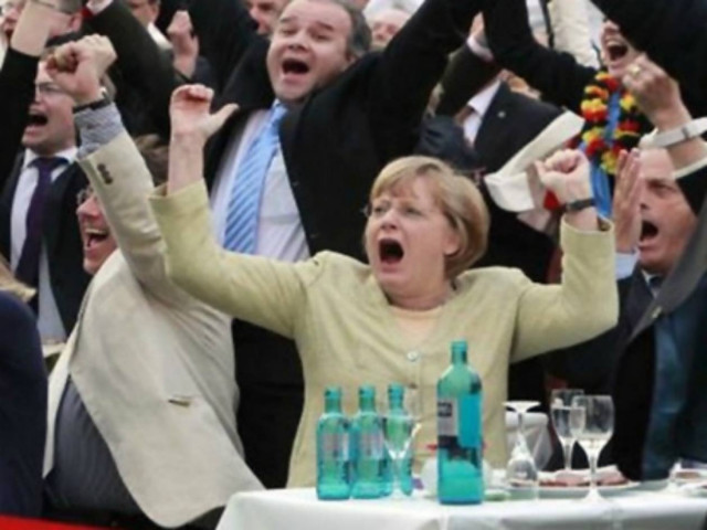Euro 2012: Χάρηκε η Μέρκελ τα γκολ της Γερμανίας! (pics)