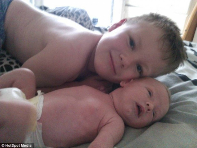 Απίστευτο: 5χρονος ήρωας ξεγέννησε τη μητέρα του!