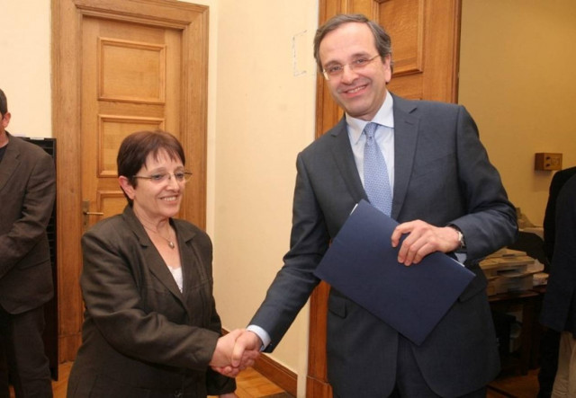 Στην ίδια πτήση Σαμαράς - Παπαρήγα